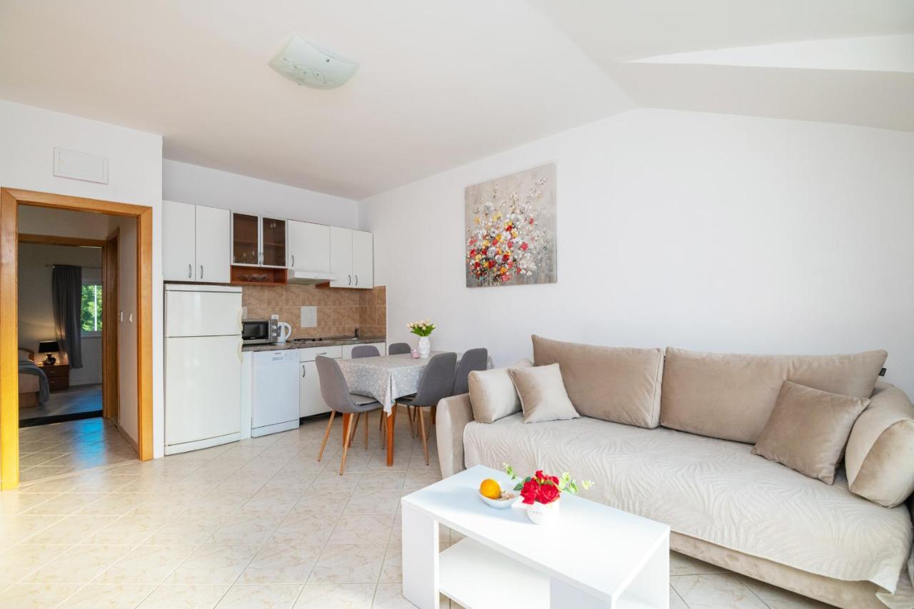 Apartments Dubelj Komolac Екстериор снимка